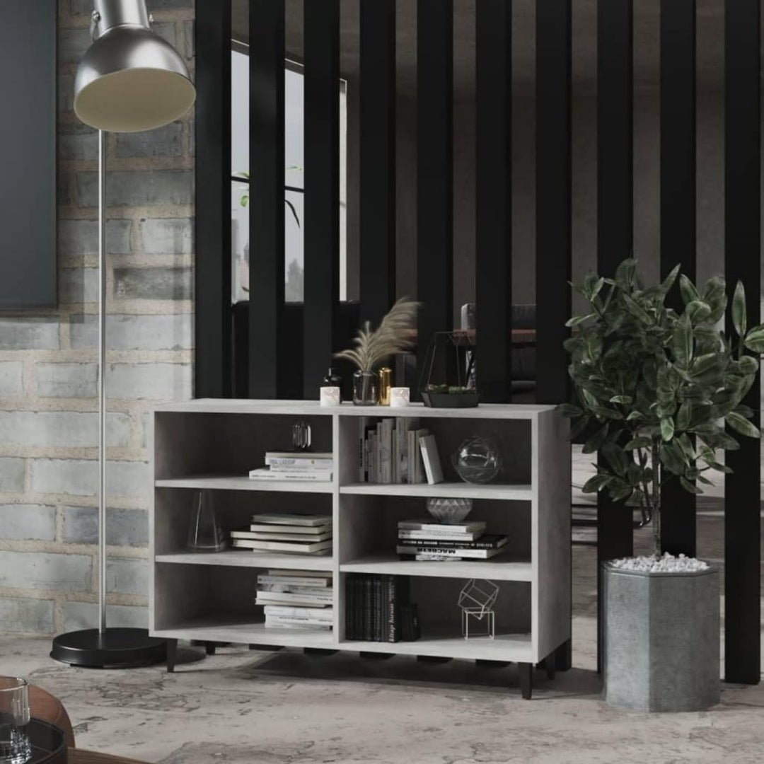 Vitrine mit einem Metallgestell