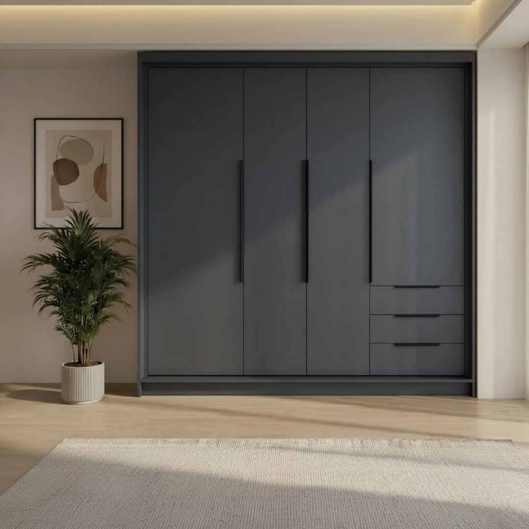 3 Schubladen und Schubladen an dem Kleiderschrank