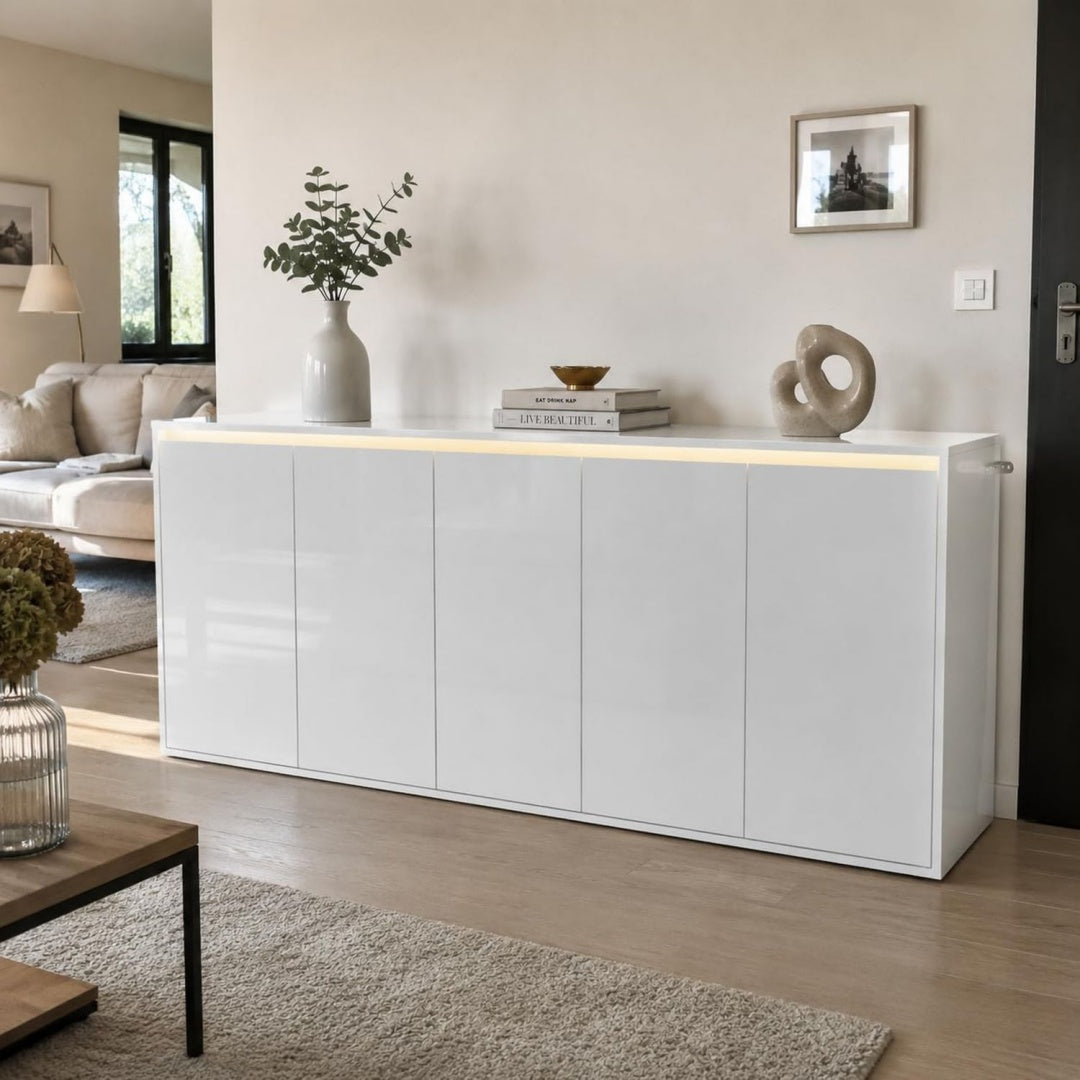 Das Sideboard setzt auf 5 Tueren