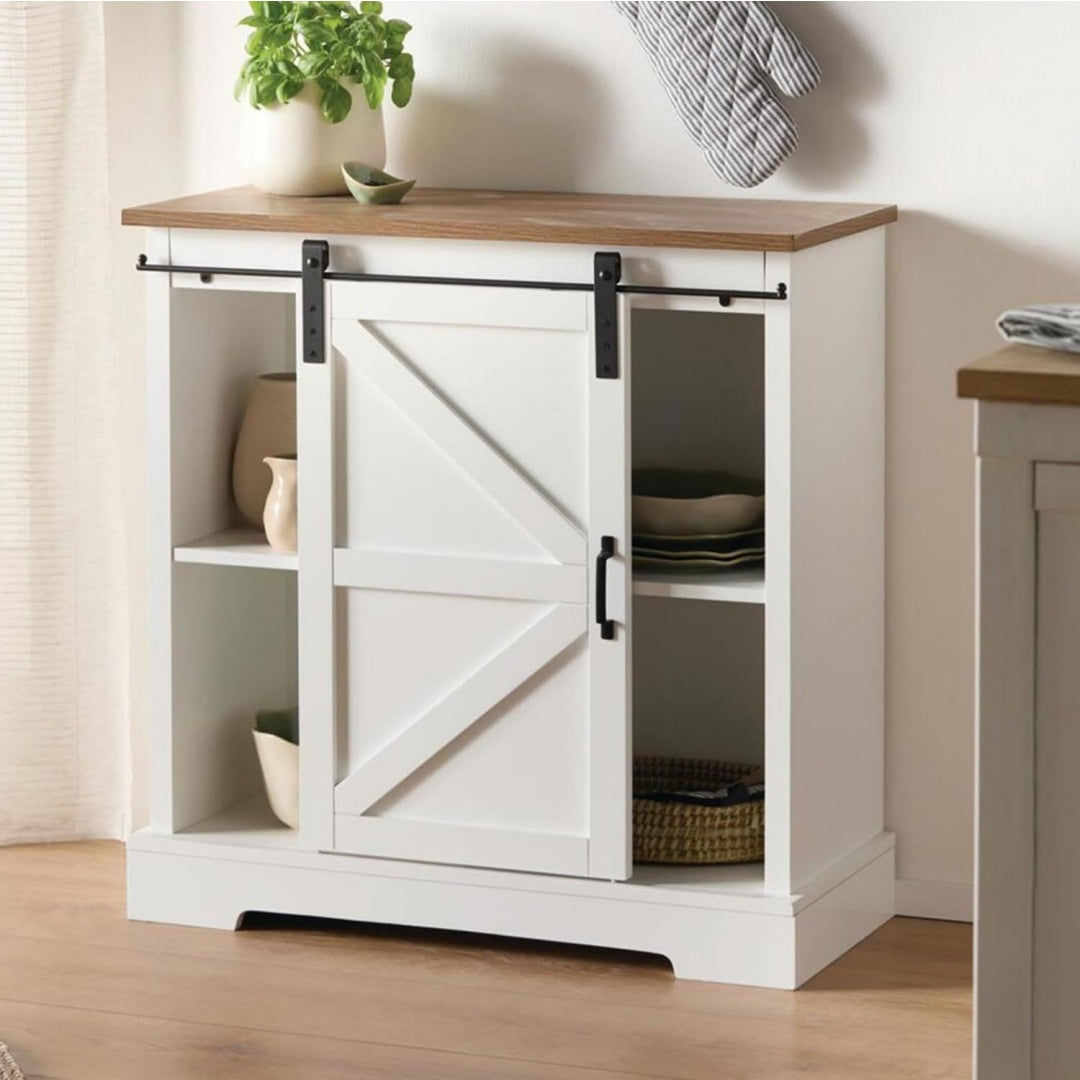 Schiebetueren an dem Sideboard aus Holzwerkstoff