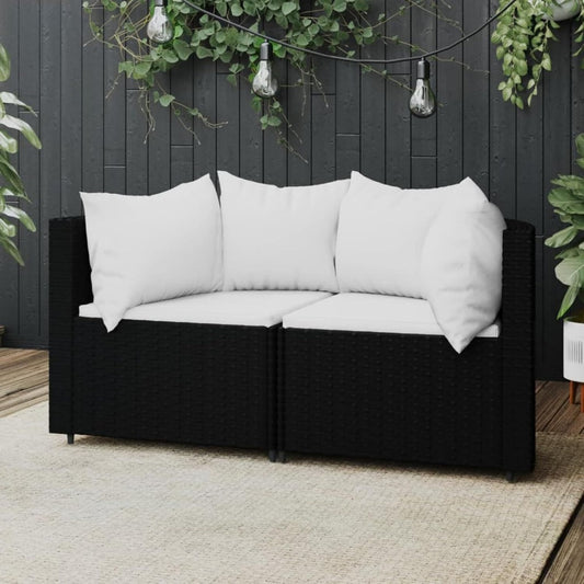 Flechtoptik trifft auf ein Metallgestell an dem Sofa